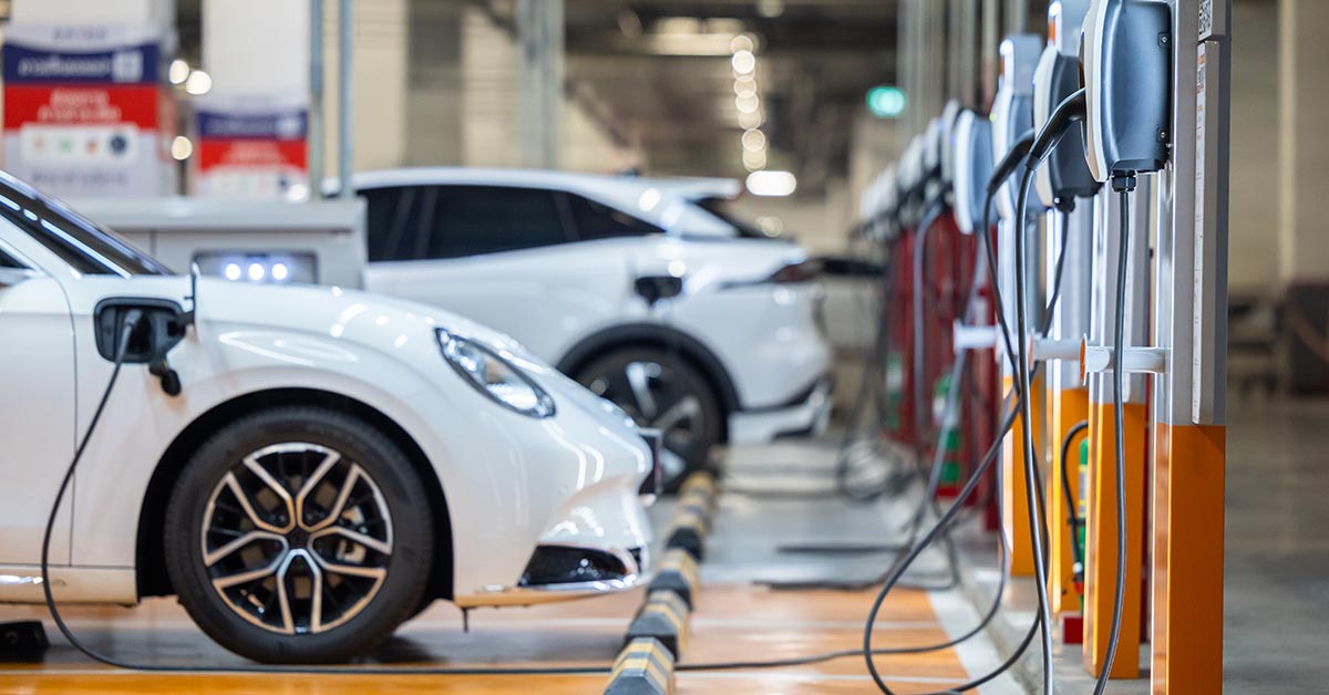 Elektroauto uzlāde Latvijā un izmaksu salīdzinājums ar degvielas auto