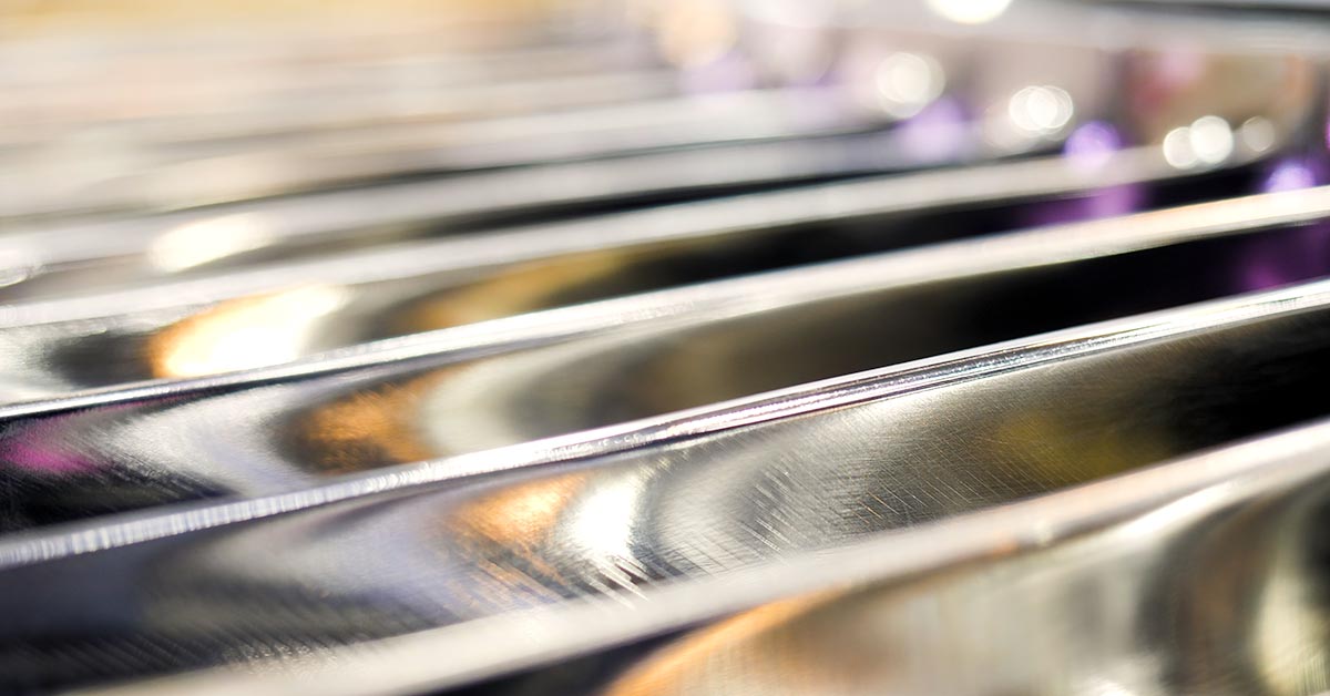 Pallādijs vai platīns – īpašību, pielietojuma un cenu risku salīdzinājums